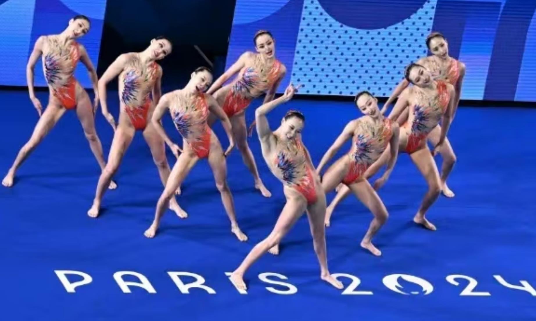 伊森帽出快攻 阿门爆扣秀弹跳天赋